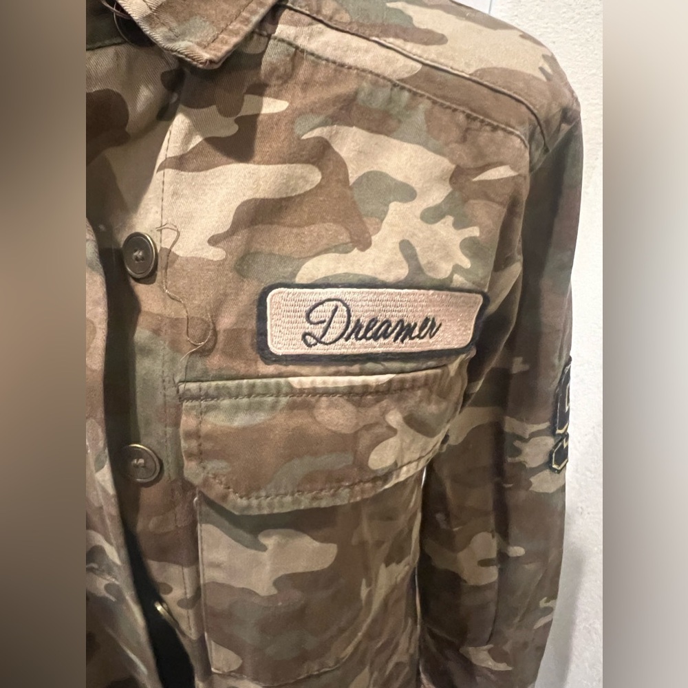 Forever 21‎ Camo Shirt Long Sleeve button up jacket - Picture 3 of 5
